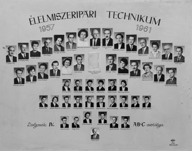 ÉLELMISZERIPARI TECHNIKUM 1957-1961 DOLGOZOK IV. A-B-C OSZTÁLYA.
